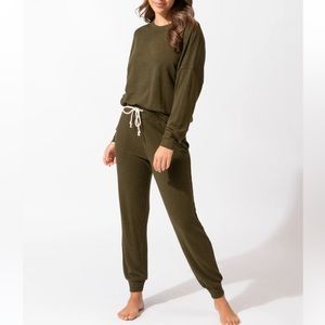 32 Fabulous Terry Long sleeves Top and Jogger Set